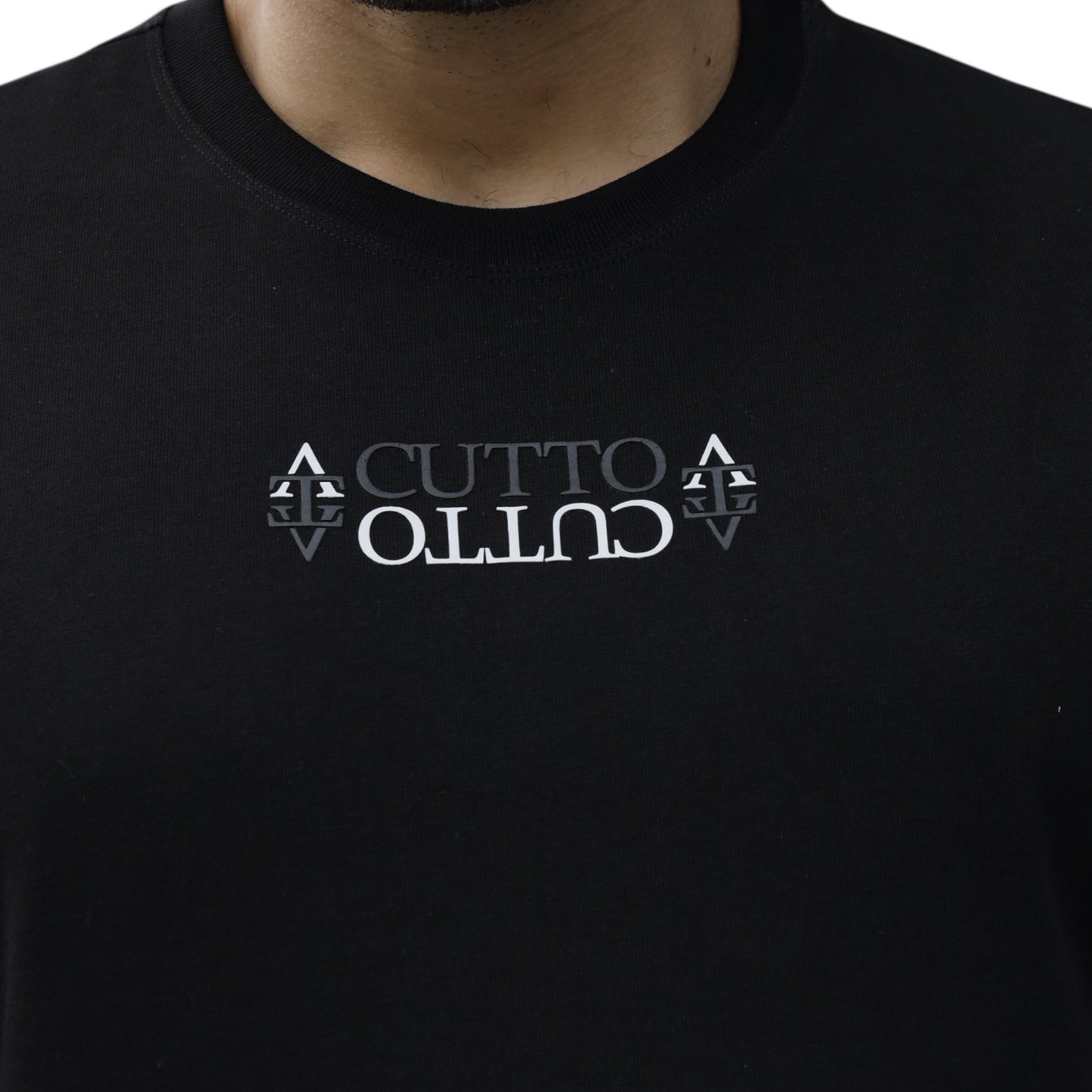 Camiseta Magnus Negra Lusso Discreto